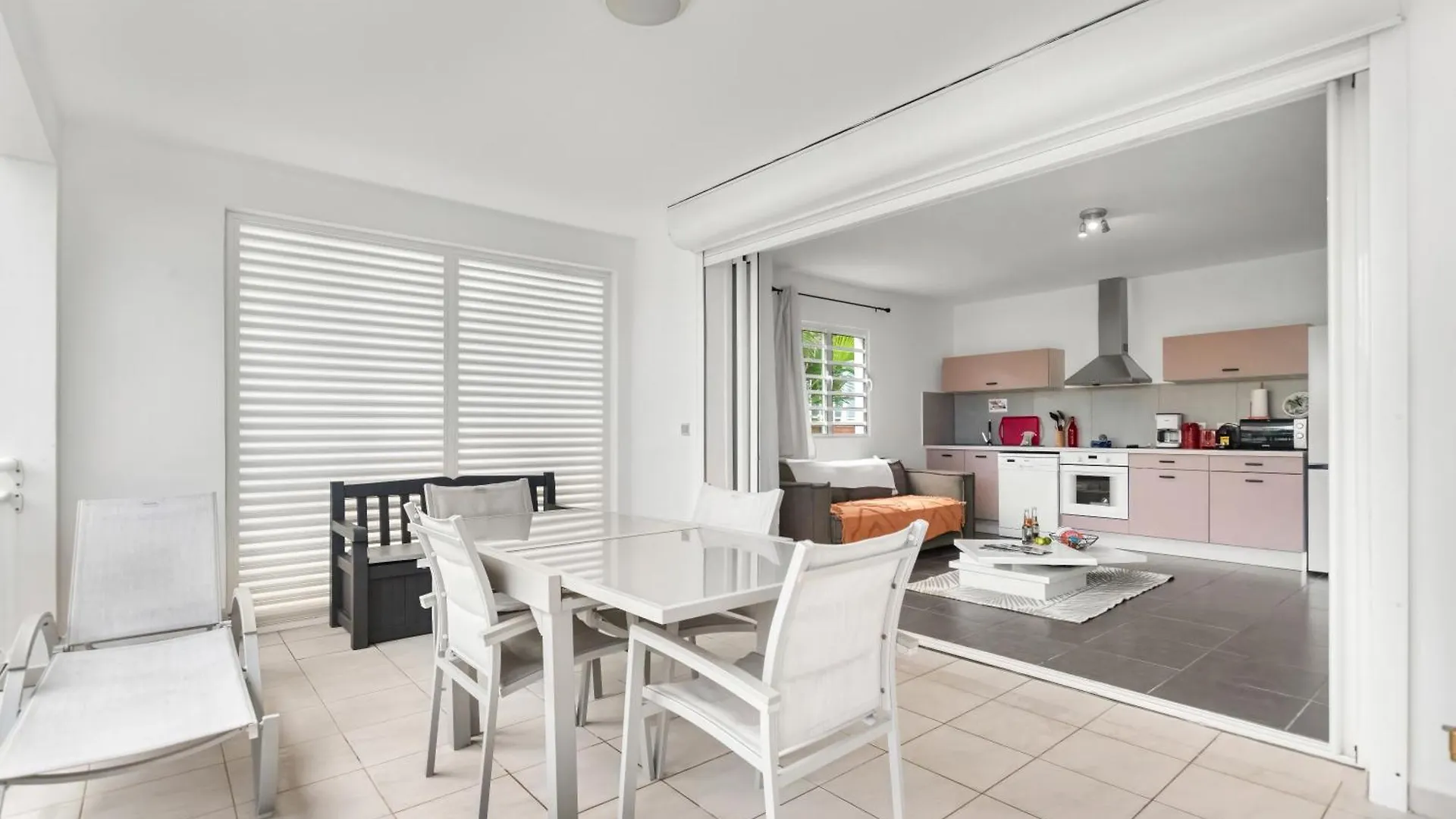 Apartment Le Cosmopolitain_ Appart 4/5P Terrasse Piscine Cul de Sac